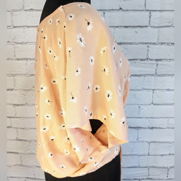 ANTHROPOLOGIE SIM & SAM Oversized Tie front Daisy Flower V-neck Blouse Crop Top - Picture 3 of 11